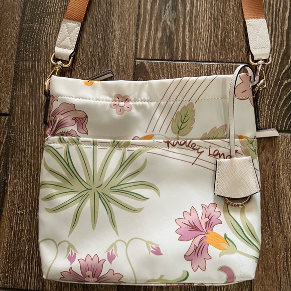 NWOT Radley London “responsible” floral nylon crossbody bag - Picture 3 of 16